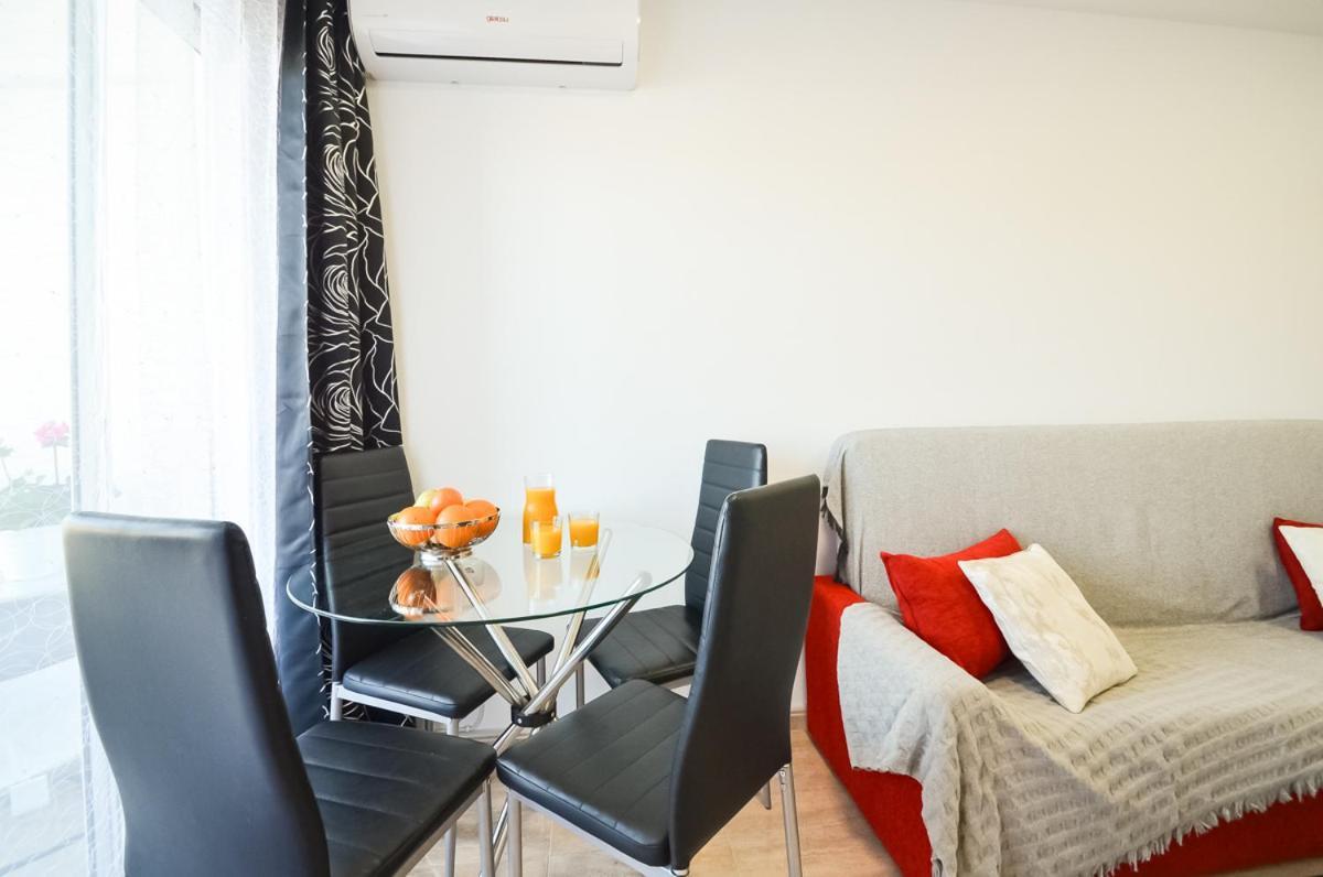 Apartment Schoene Mit Pool , Wi-fi Und Privat Garage Torrevieja