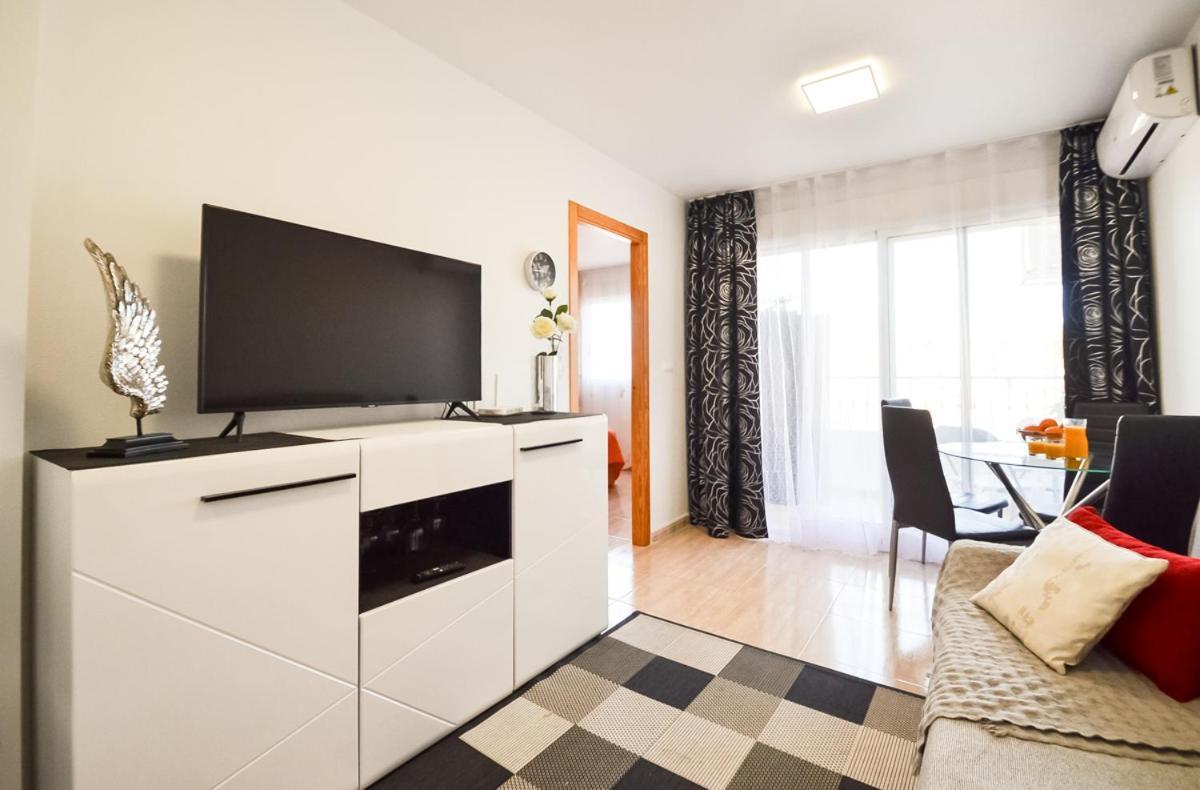 Schoene Mit Pool , Wi-fi Und Privat Garage