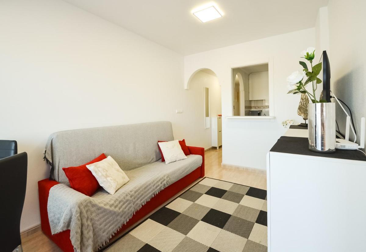 Apartment Schoene Mit Pool , Wi-fi Und Privat Garage *