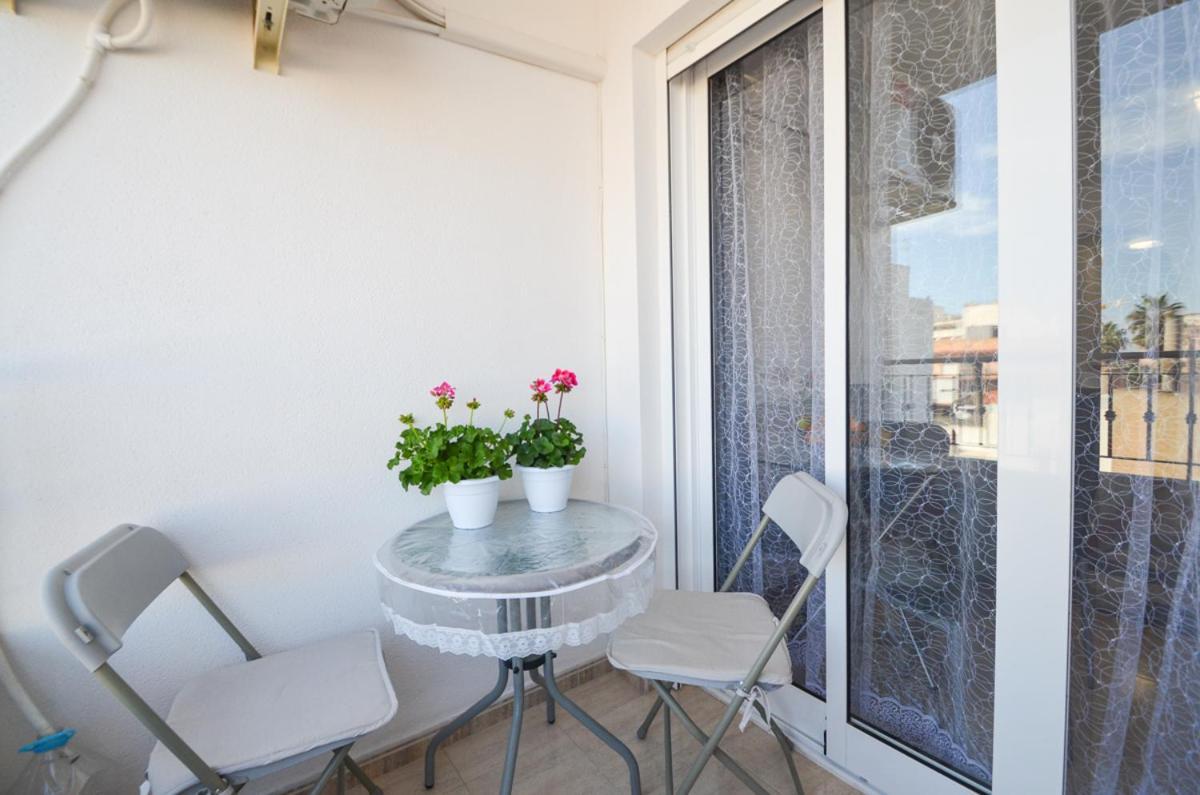 Schoene Mit Pool , Wi-fi Und Privat Garage *
