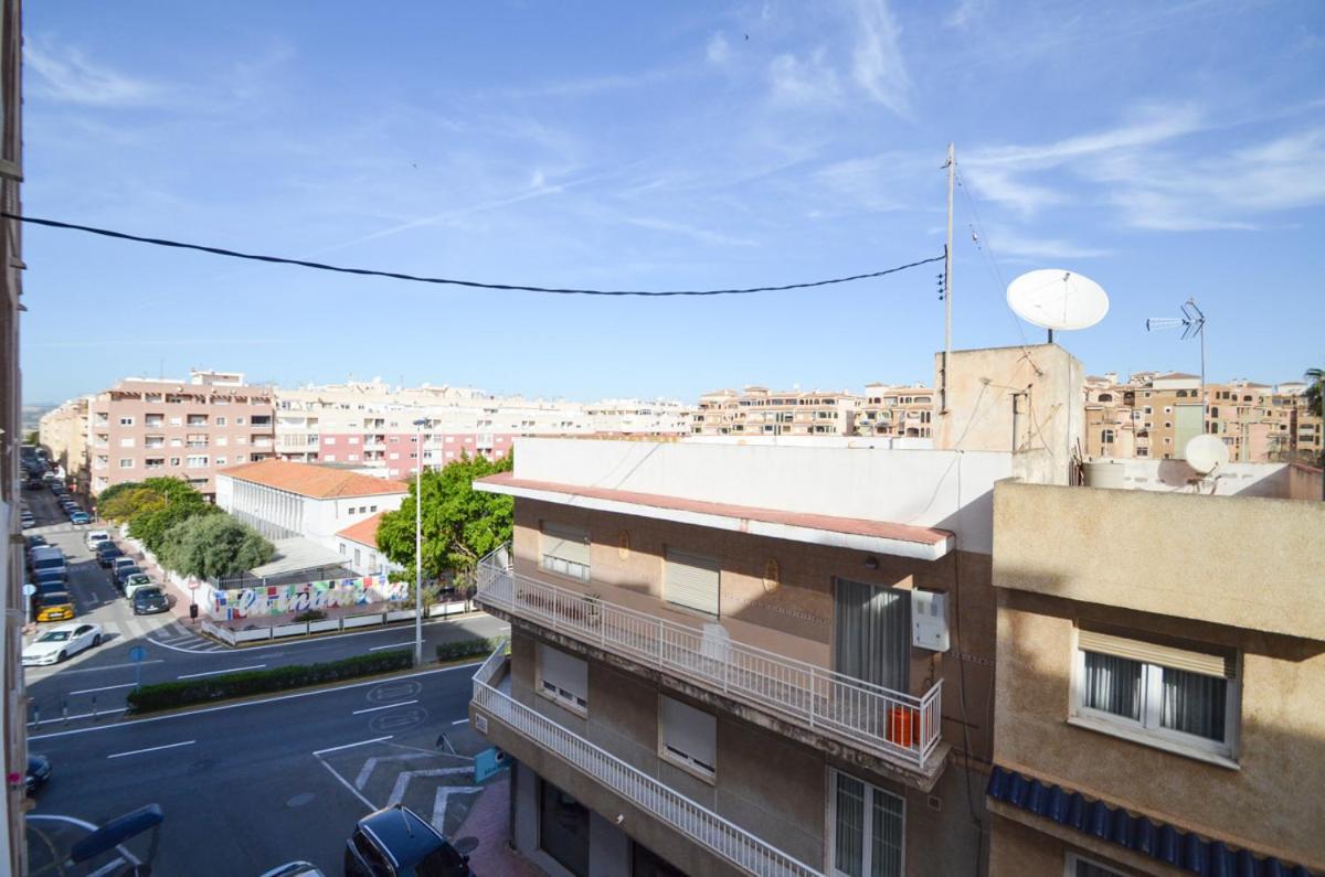 Schoene Mit Pool , Wi-fi Und Privat Garage