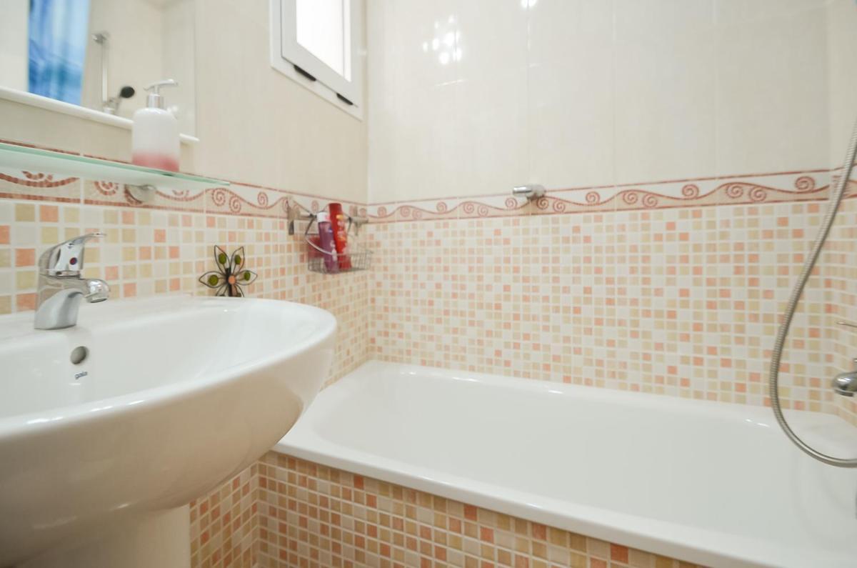 Schoene Mit Pool , Wi-fi Und Privat Garage Apartment Torrevieja