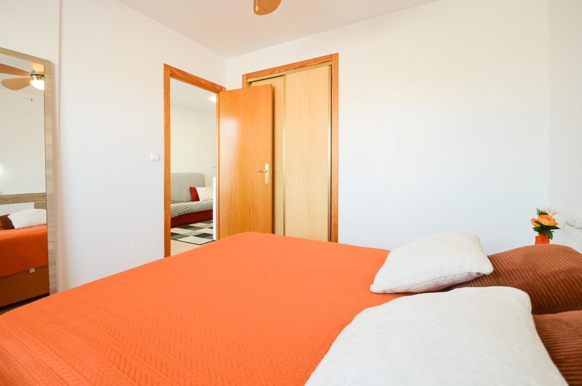 Apartment Schoene Mit Pool , Wi-fi Und Privat Garage