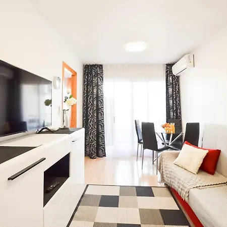 Schoene Wohnung Mit Pool , Wi-Fi Und Privat Garage Torrevieja Exterior photo