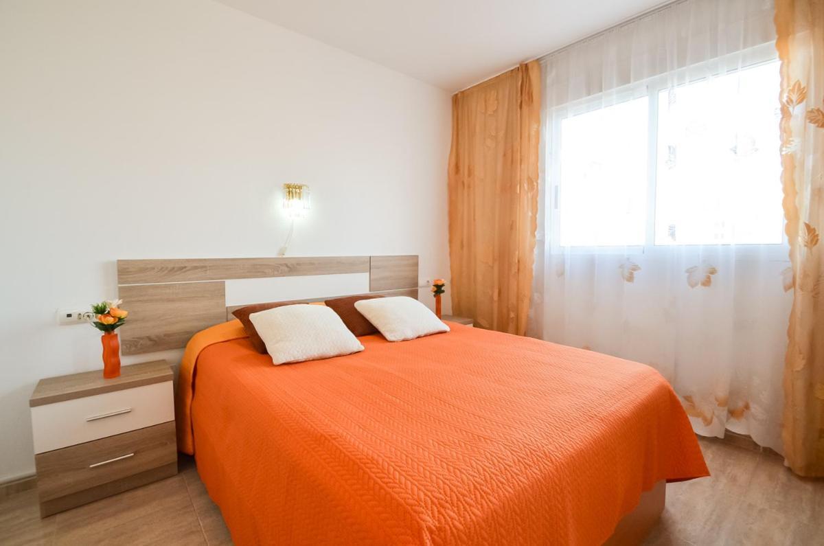 Schoene Mit Pool , Wi-fi Und Privat Garage