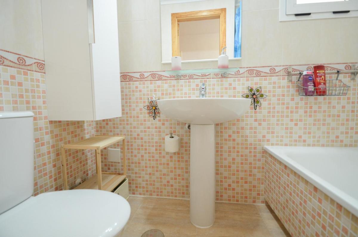 Schoene Mit Pool , Wi-fi Und Privat Garage * Torrevieja